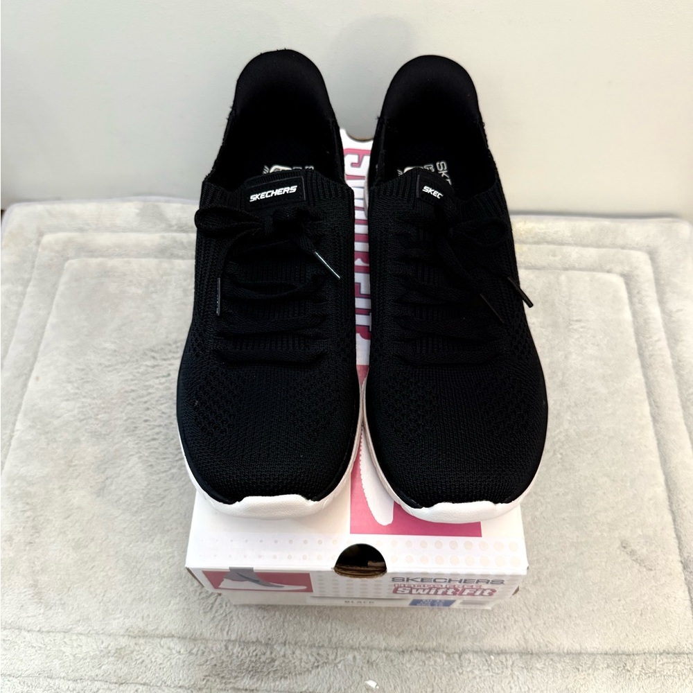 Skechers‎ Women’s Hands Free Swift Fit Black  Sneakers – Size 7 – Brand New - Picture 4 of 5
